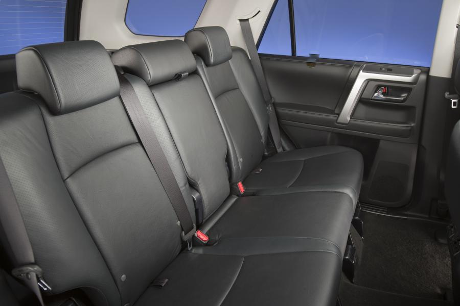  Toyota 4Runner Limited 2010 года  (фото 4 из 48)